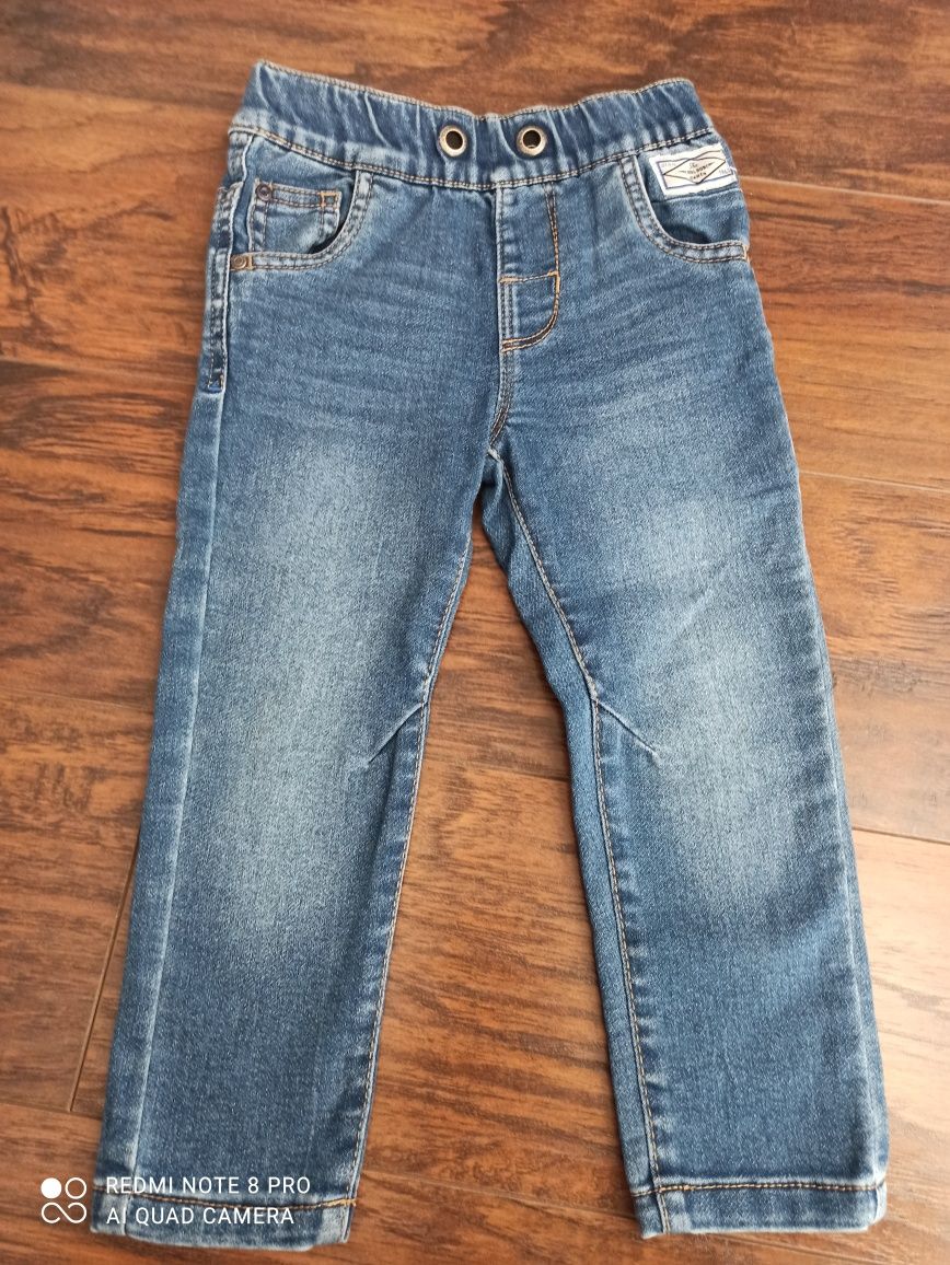 Spodnie jeansowe na 12-18 miesiecy