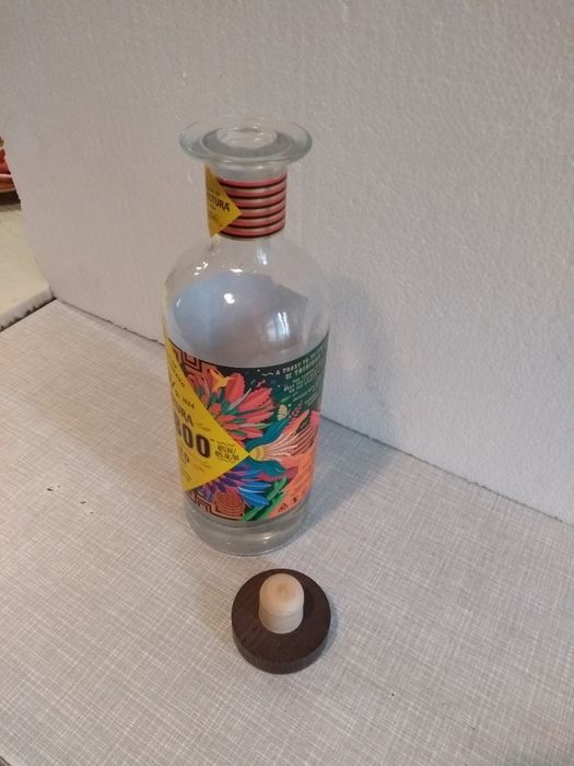 Butelka z korkiem, karafka