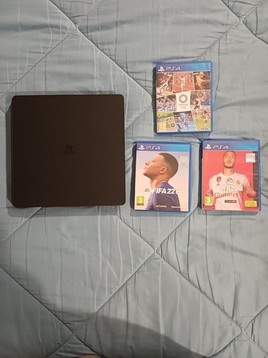 PS4 1TB de memória, 3 jogos, sem comando
