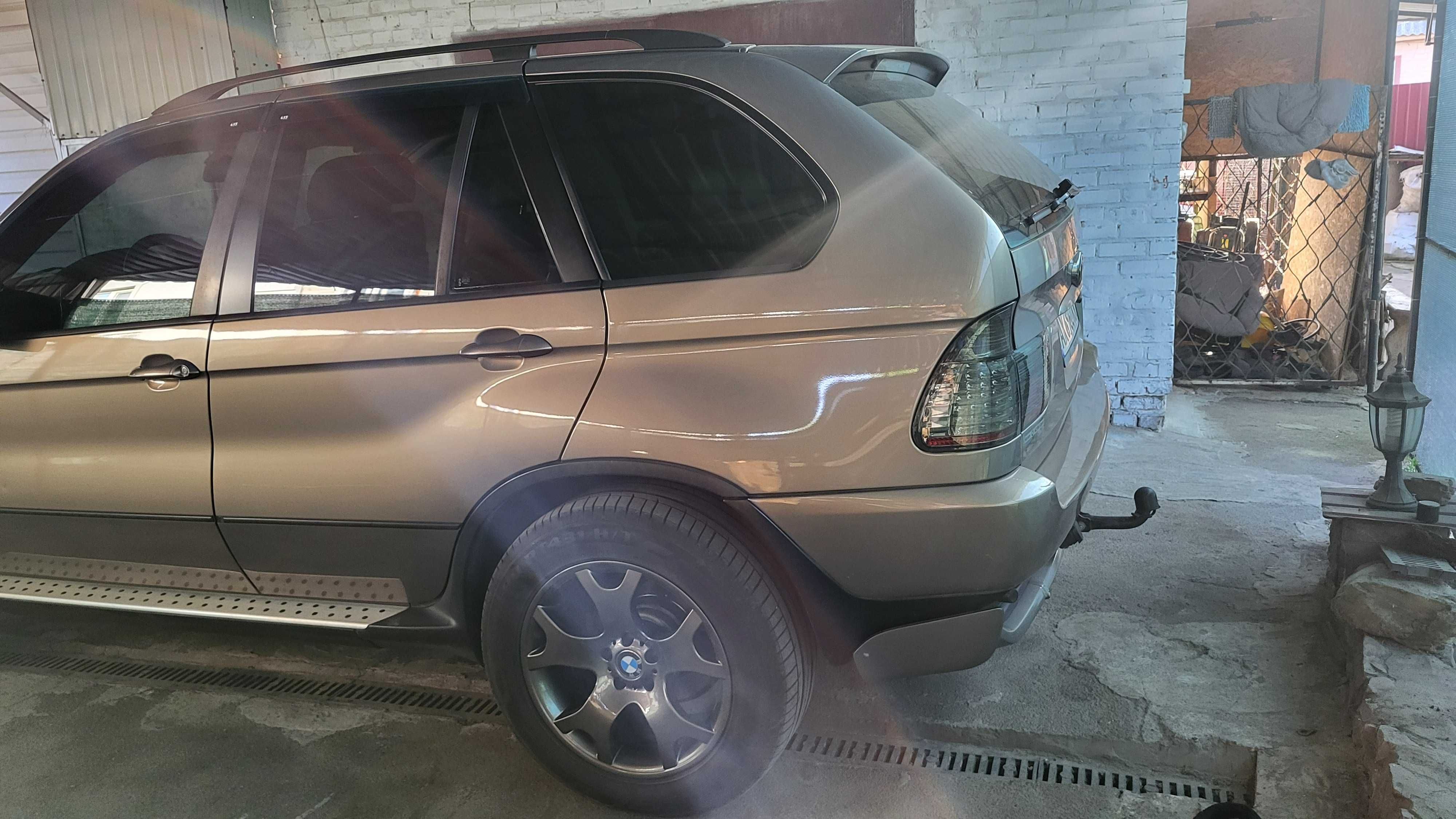 Продам BMW x5 E53