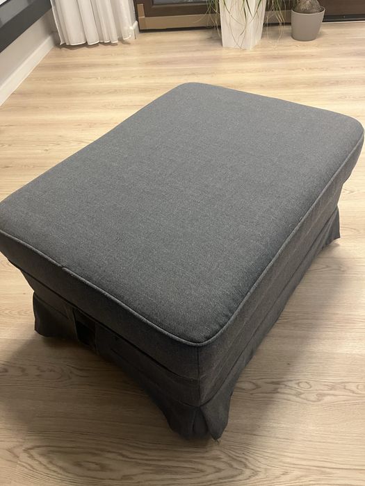 Szara sofa z Ikei