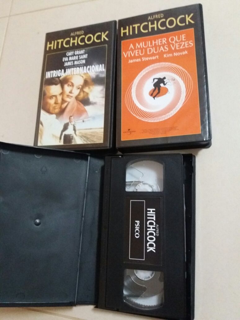 Cassetes VHS  (Hitchcock / Fernandel / Pokémon / Star Wars)