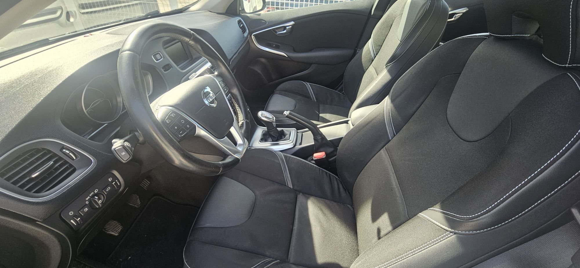 Volvo v40 1.6D 160€/Mês