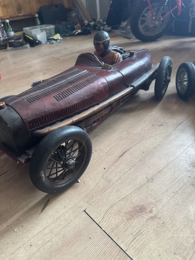 Model auto wyscigowe Mercedes Bugatti formuła 1