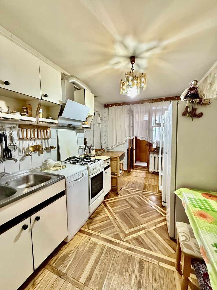 Продам 3 кімнатну квартру на ЖМ Ломівський(Фрунзенський)