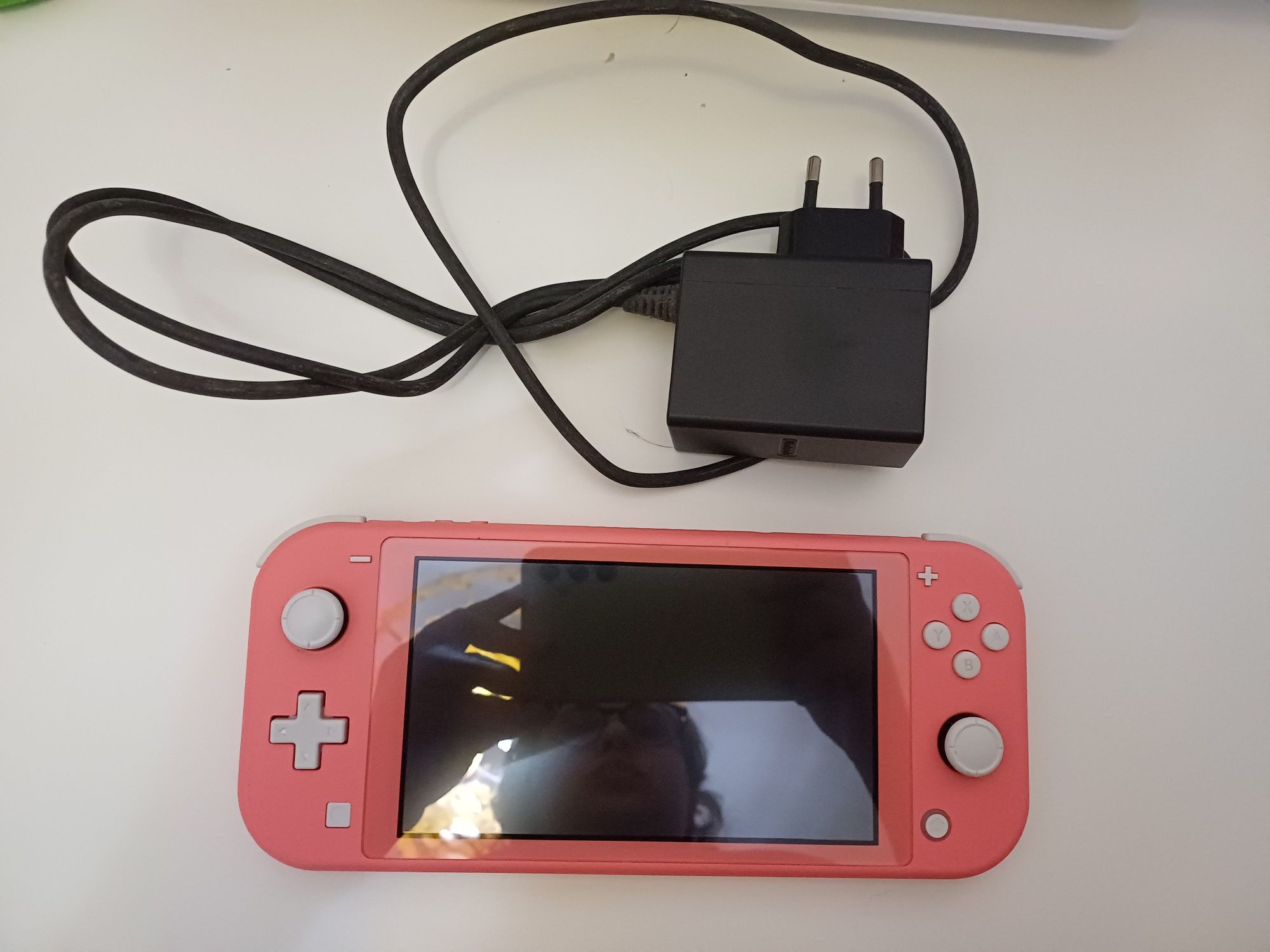 Nintendo Switch Lite Coral