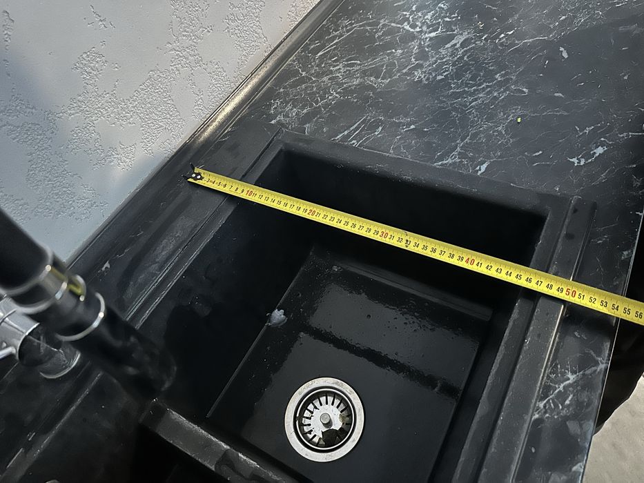 Кухня , мийка,кран. Довжина 2 м.