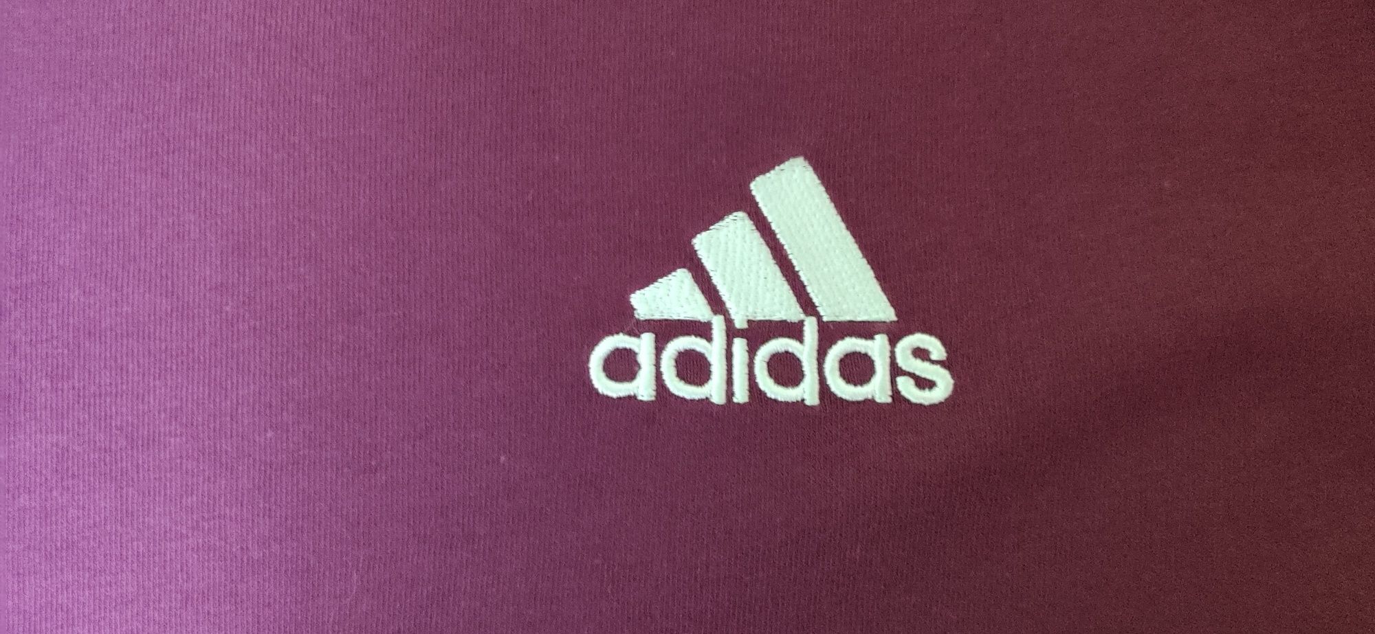 Koszulka t-shirt firmy Adidas z małym logo
Witam do sprzedania koszulk
