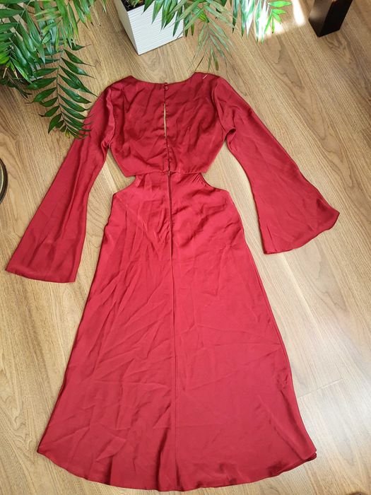 Koktajlowa satynowa sukienka ASOS wesele impreza