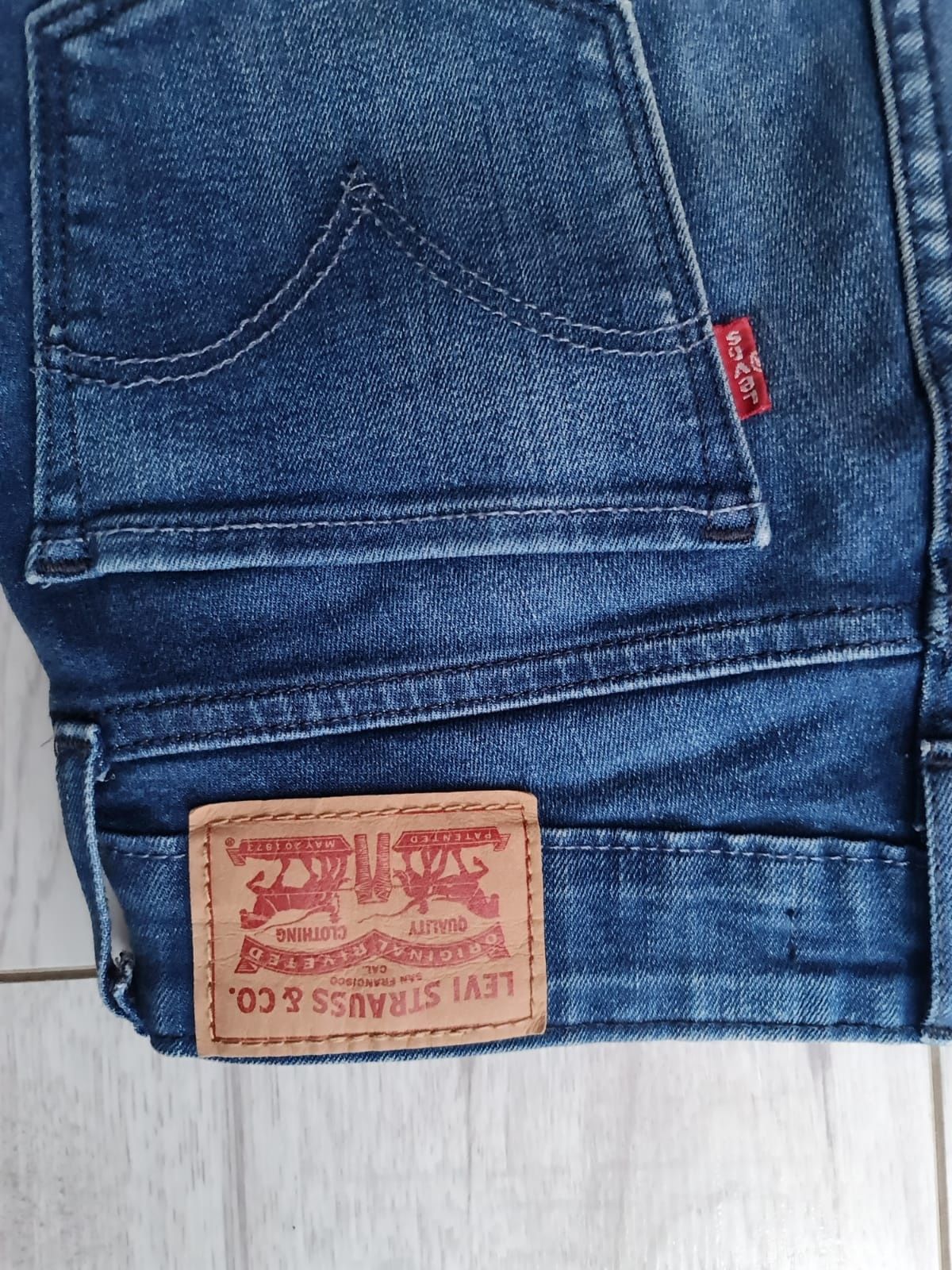 Levis jeansy damskie