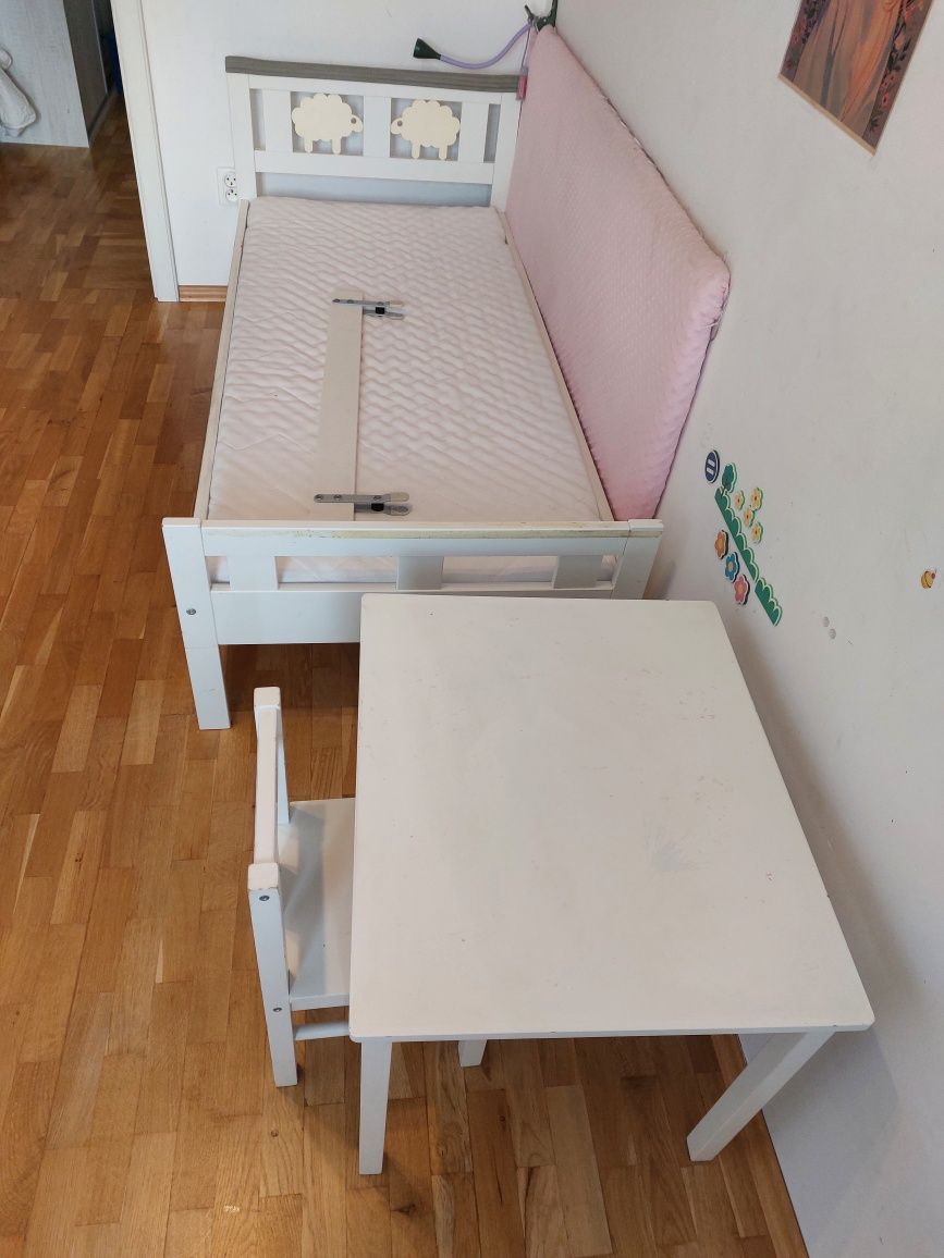 Zestaw do pokoju dziecięcego meble Ikea, łóżko stolik, krzesło