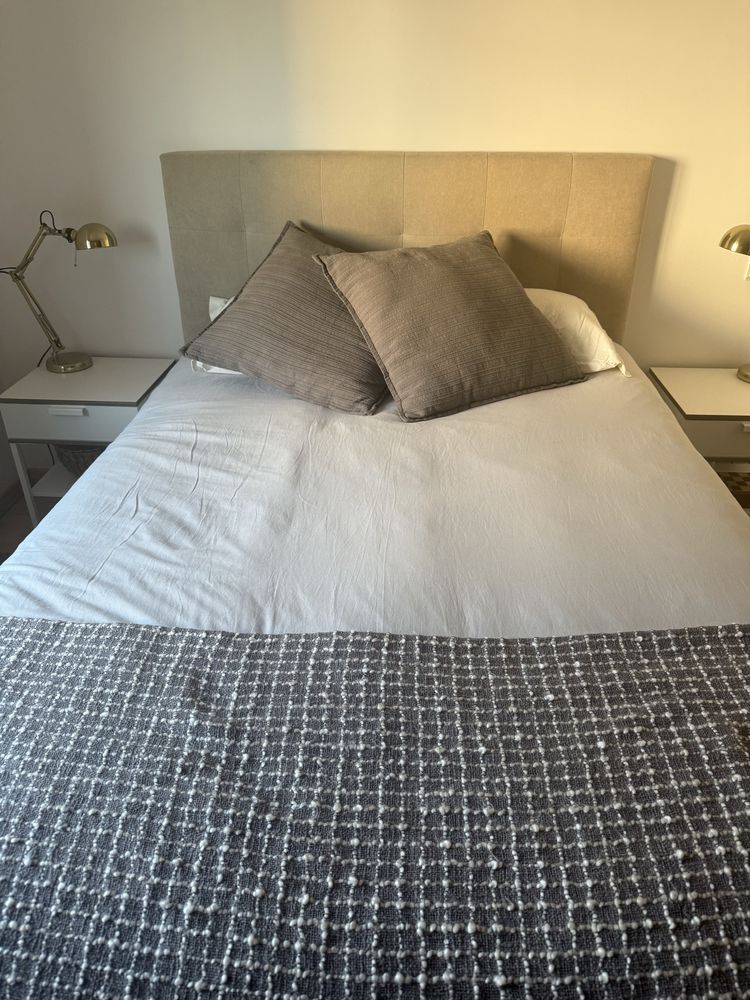 Cama Sommier + colchao + cabeceira (140x200)