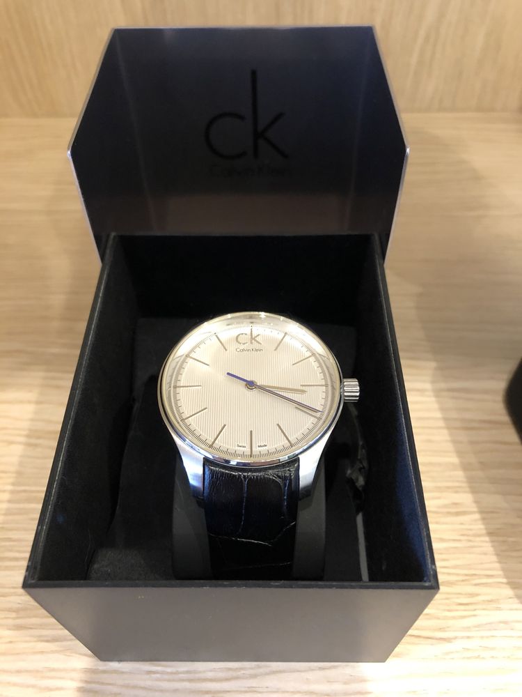 Наручные часы CalvinKlein K98 111