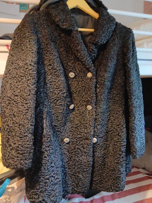 Casaco astrakan pele verdadeira