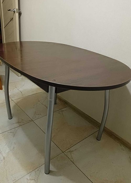 Стол кухонный обеденный