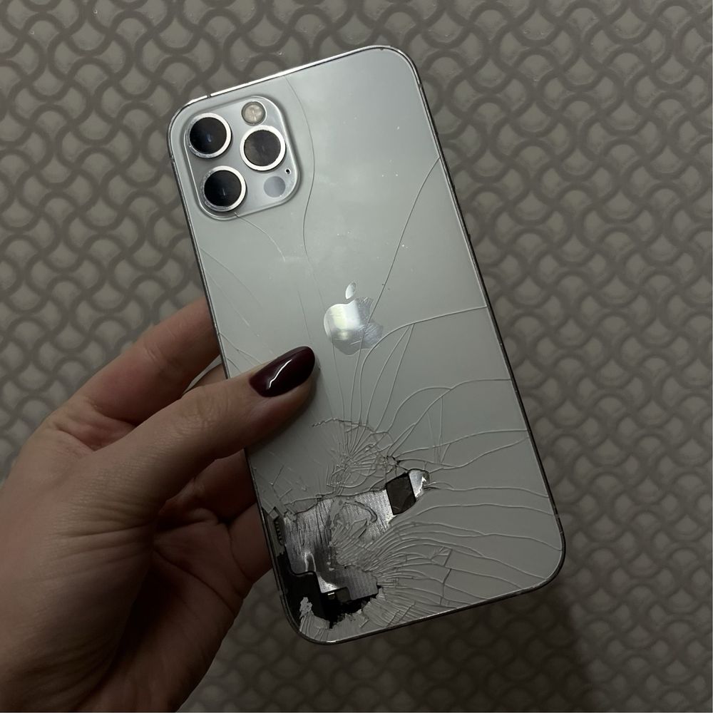 iPhone 12 pro ( пошкодженна задня кришка)