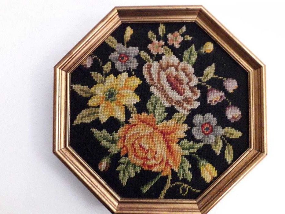 Quadros bordados à mão - Ilha da Madeira