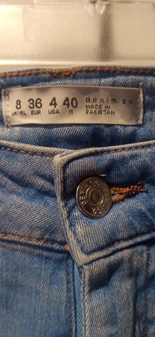 Nowe spodnie jeansowe  dziury, przetarcia