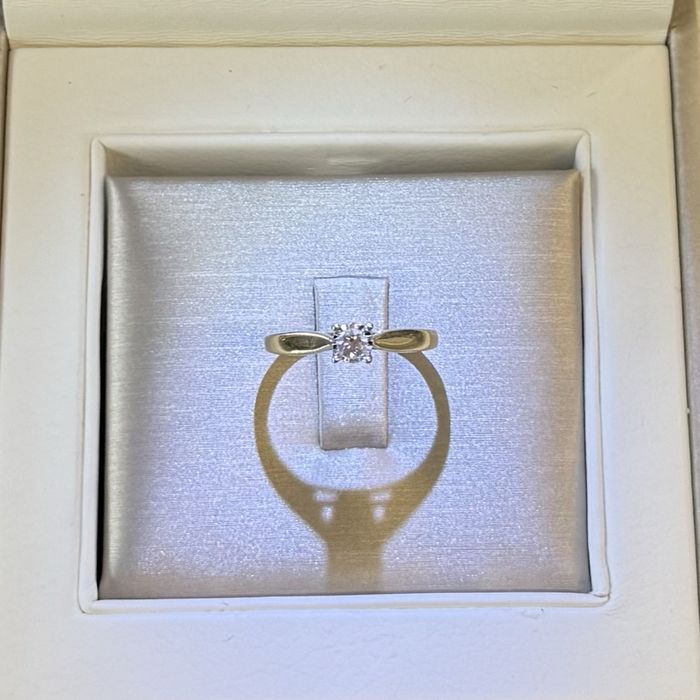 Złoty pierścionek z diamentem • pr.585 • roz.14 • Lombard Halogsm Łódź