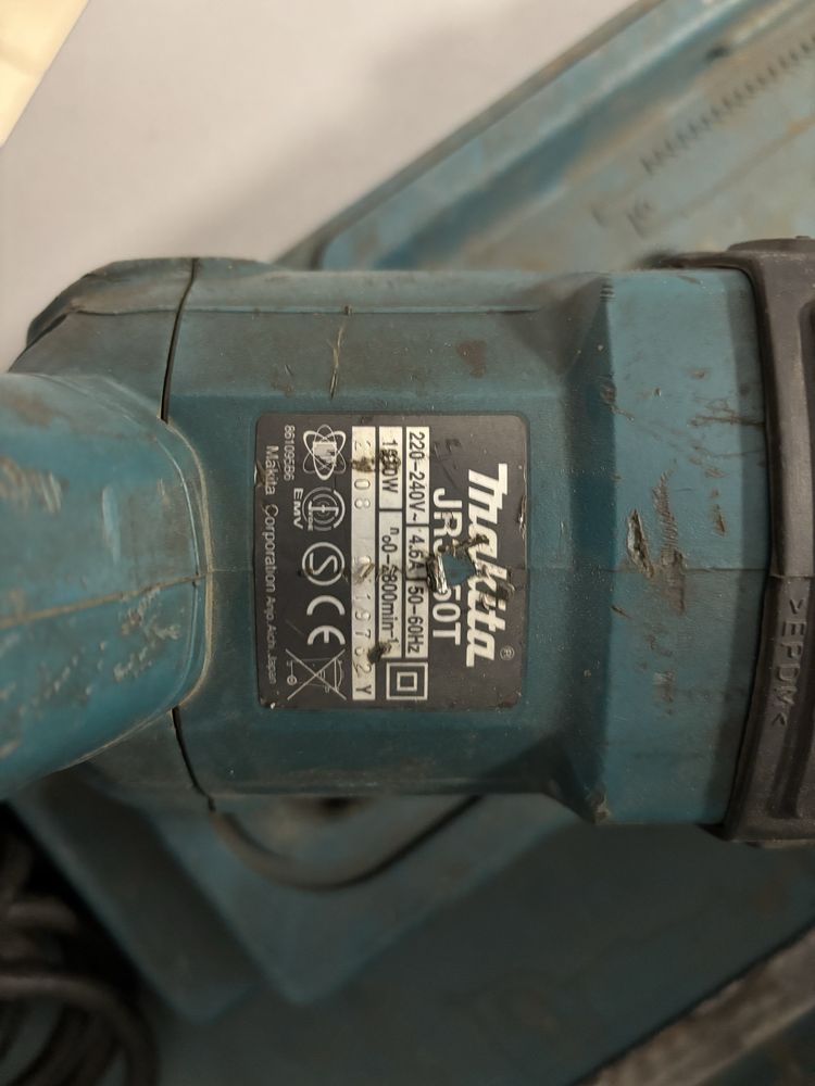 Pila szablasta makita jr3050T