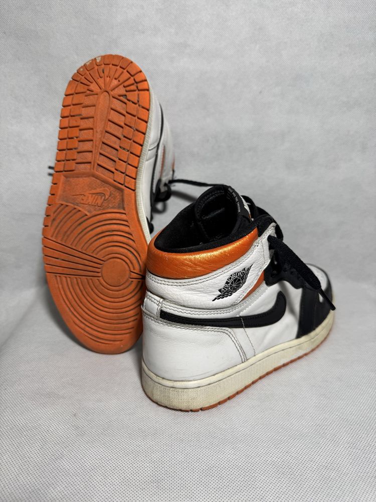 Jordan 1 electro orange