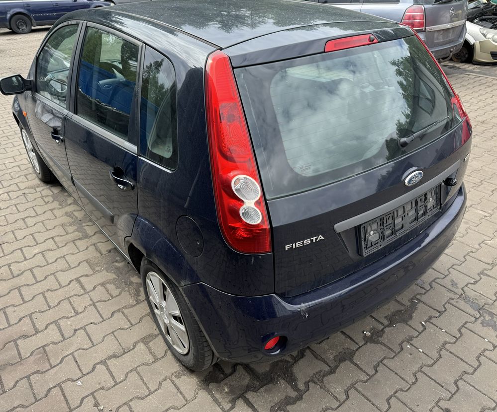 Ford Fiesta MK6 części silnik 1.4 tdci maska koła licznik lampy