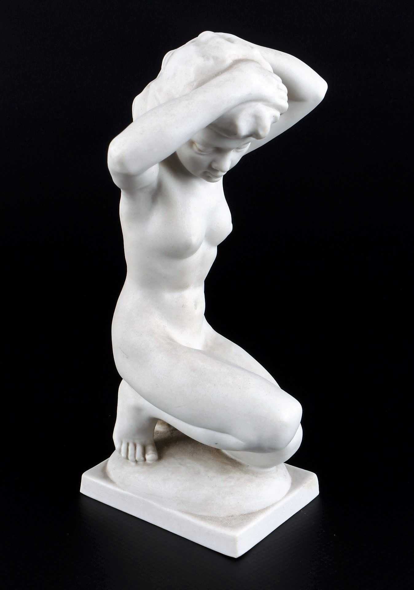 Porcelana Hutschenreuther figura akt kobiety