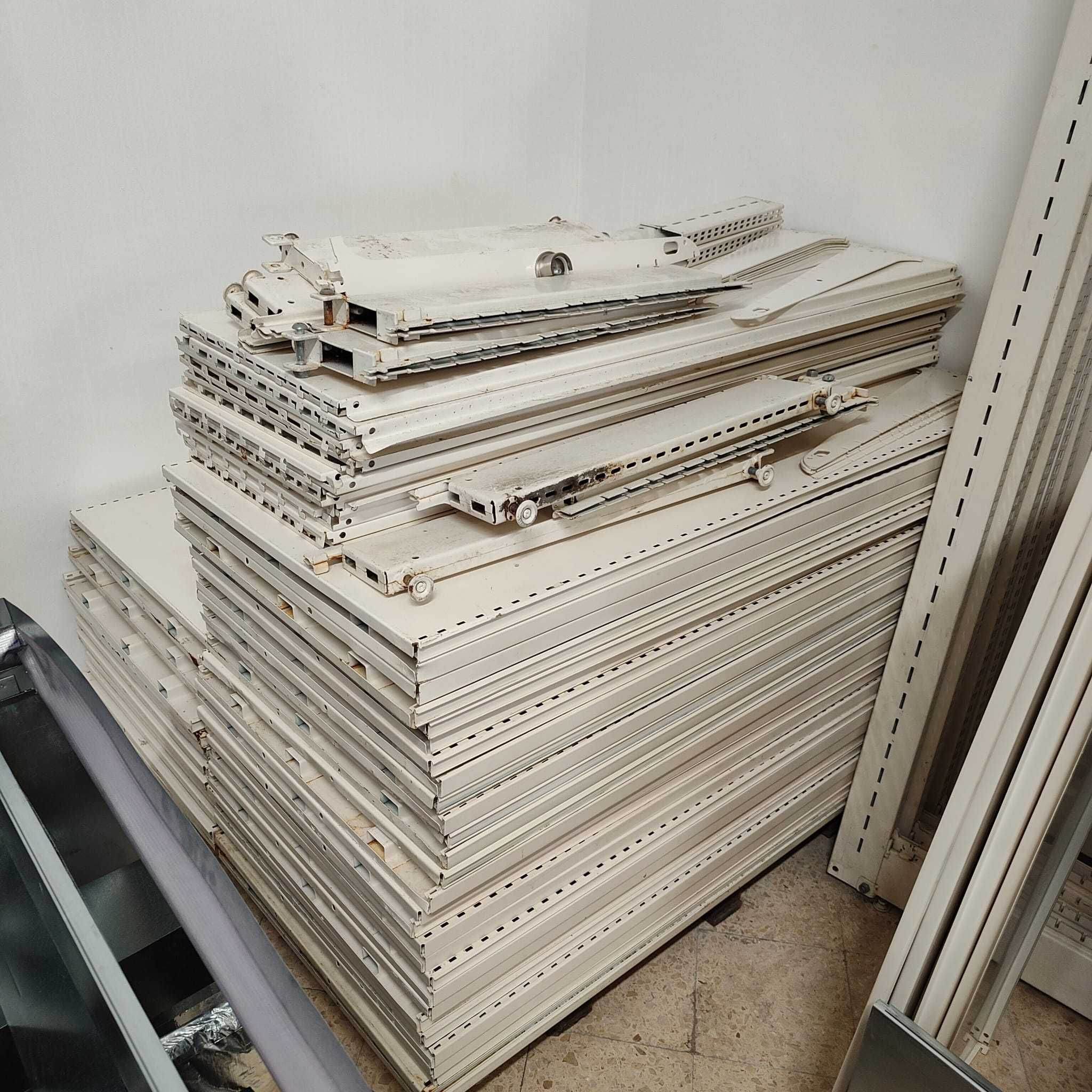 Estantes / Prateleiras de Supermercado de Ilha / Centro Yudigar 133cm