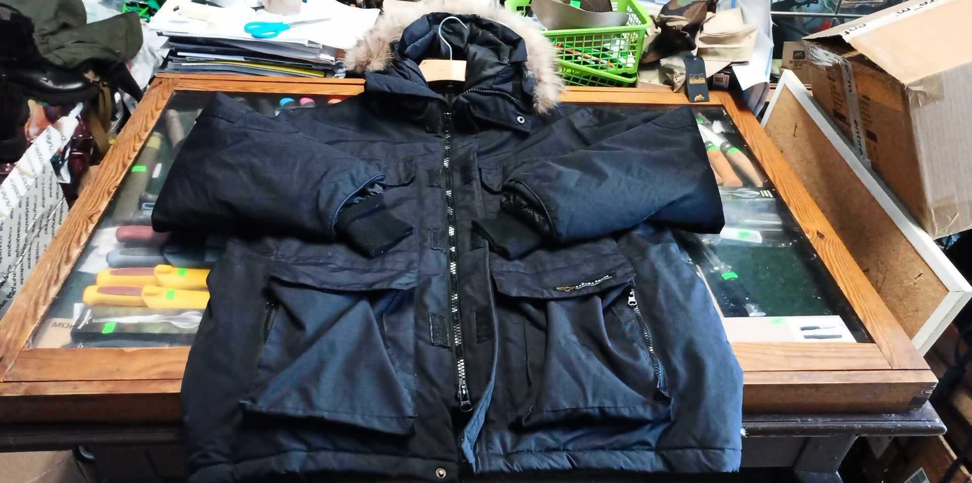 Zimowa Kurtka Canada Goose r.M Kaczy Puch / Kaptur Futro