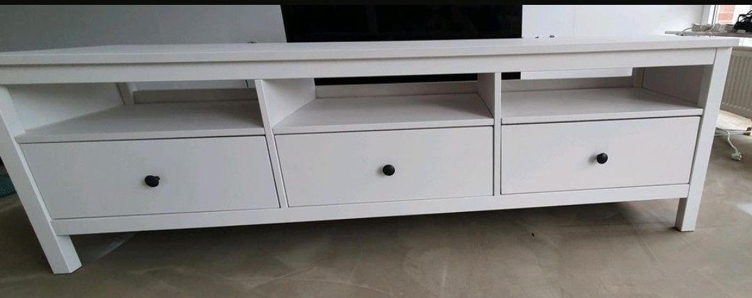 Szafka RTV Ikea Hemnes - drewniana, sosnowa - biała bejca