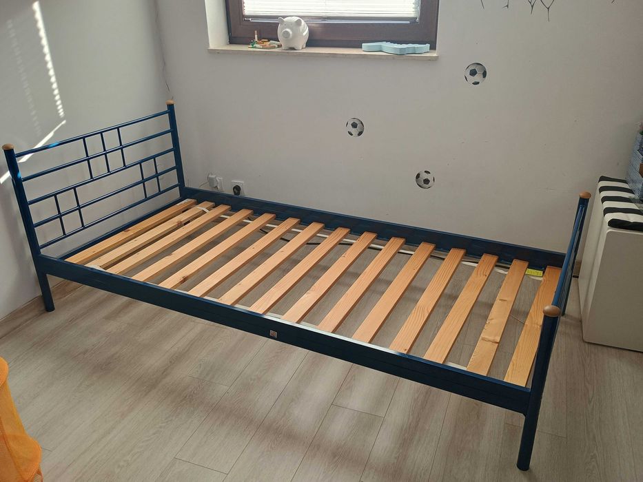 Sprzedam łóżko metalowe 90x200