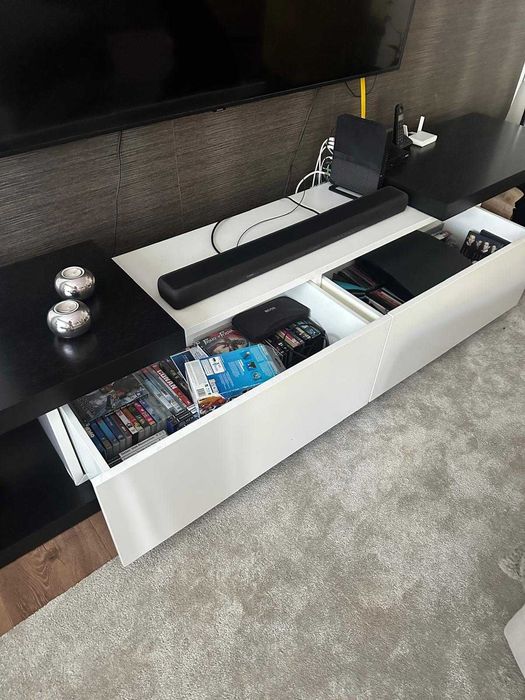 Movel com dois Gavetões para TV