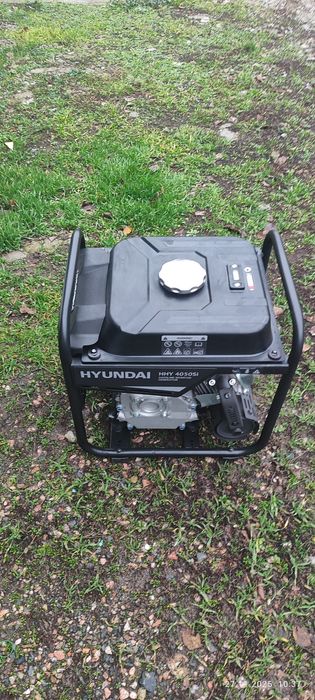 Інверторний бензиновий генератор Hyundai HHY 4050Si