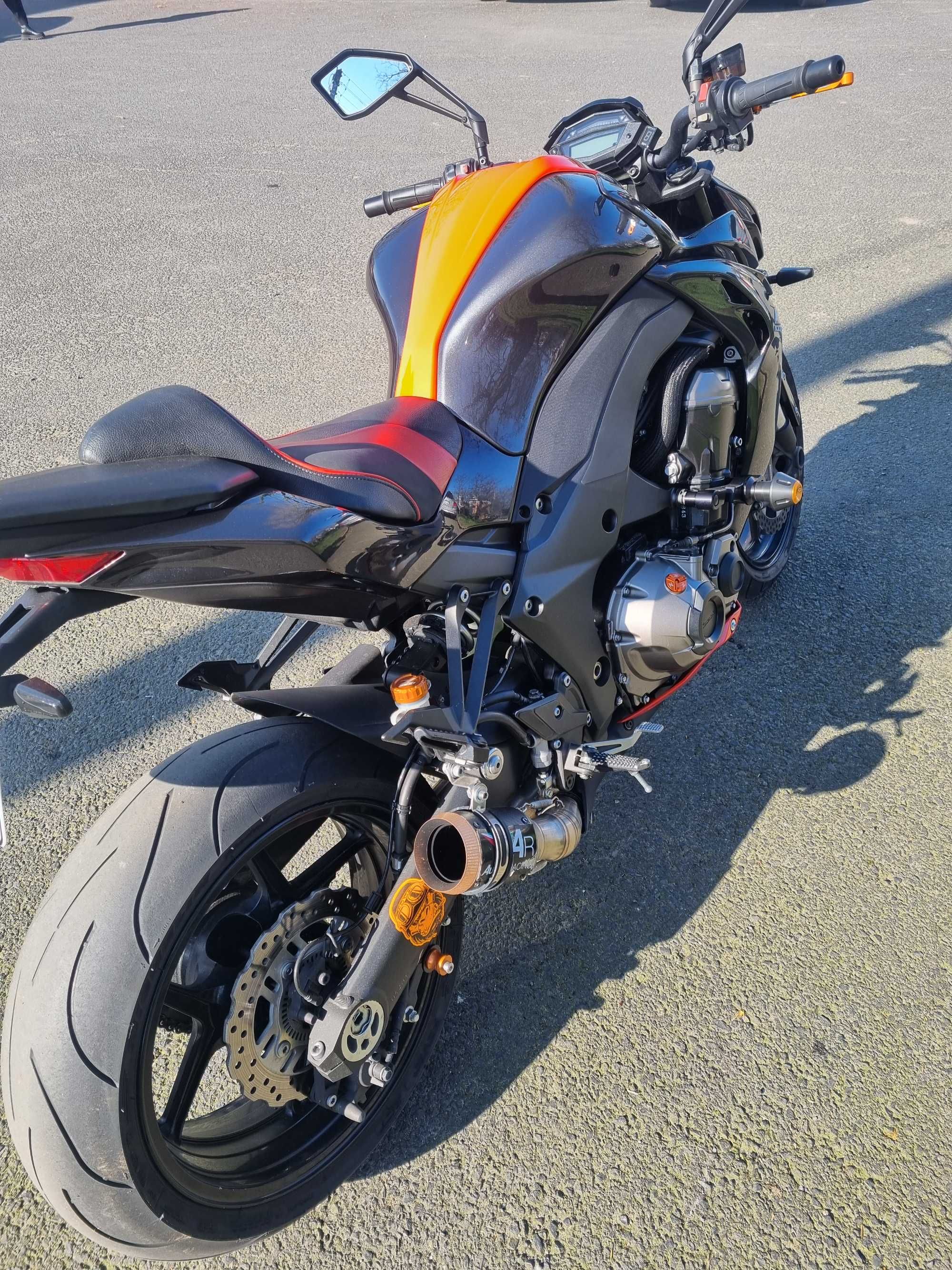 Kawasaki z1000r naked