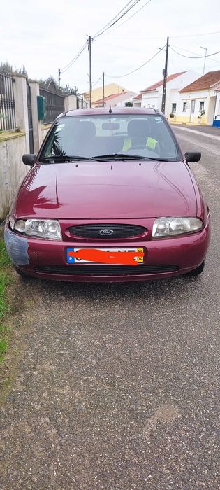 Vendo Ford fiesta de 1999, com 69,000 km. Bateria nova
