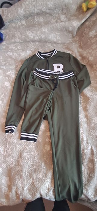 Костюм спортивный