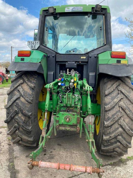 John Deere 6810 трактор сільськогосподарський