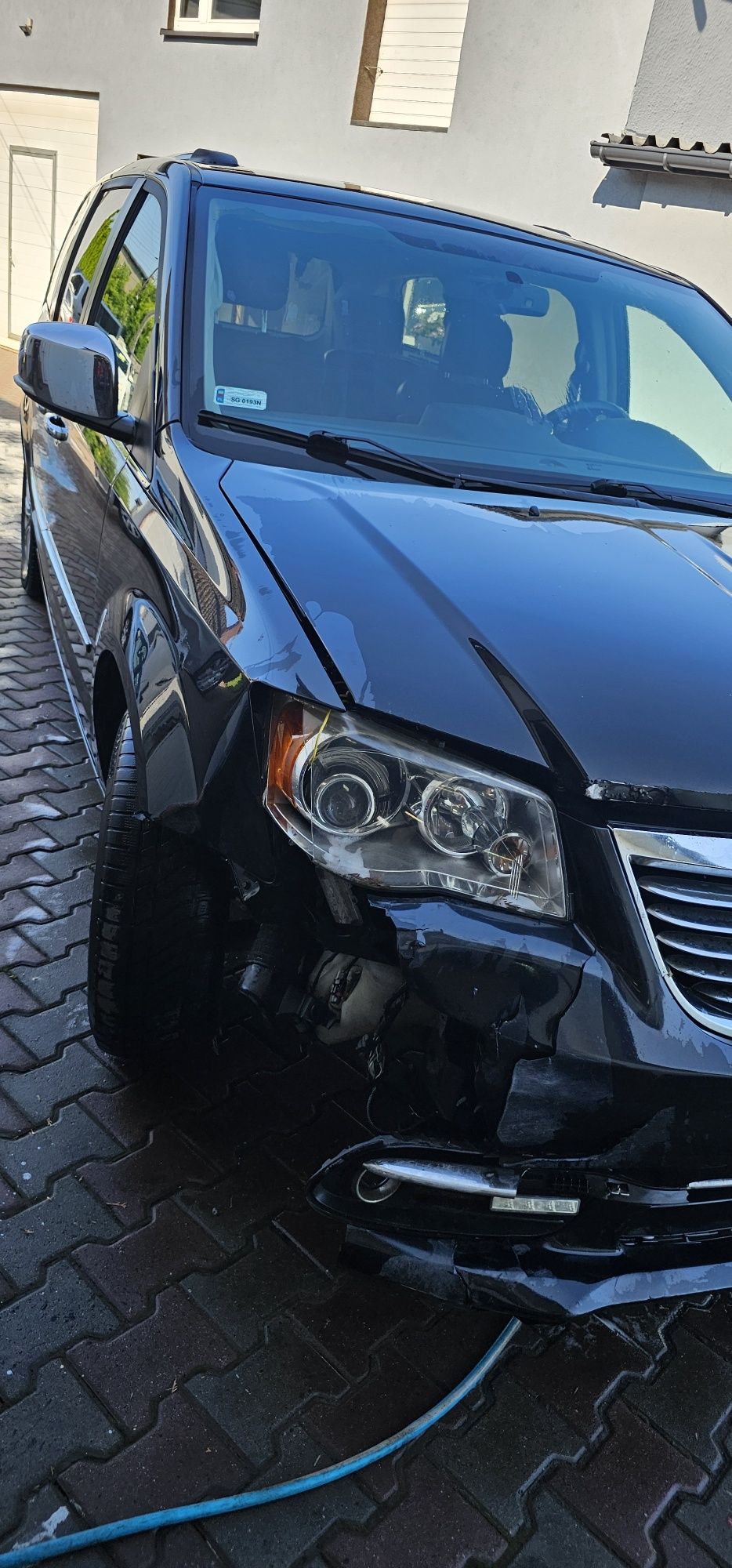 Lancia Voyager - uszkodzony lewy przód. ZAREZERWOWANE.