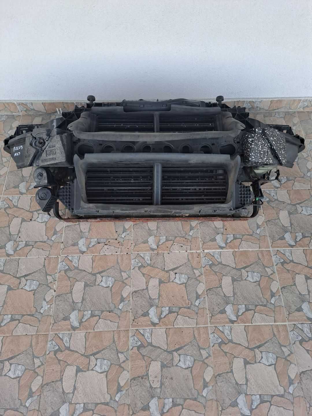 Pas przedni Focus MK3 1,6 benzyna