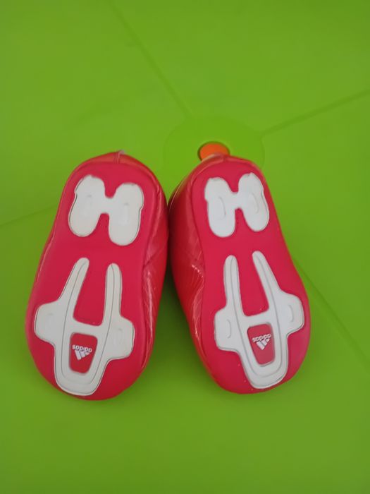 Ténis novos Adidas T17