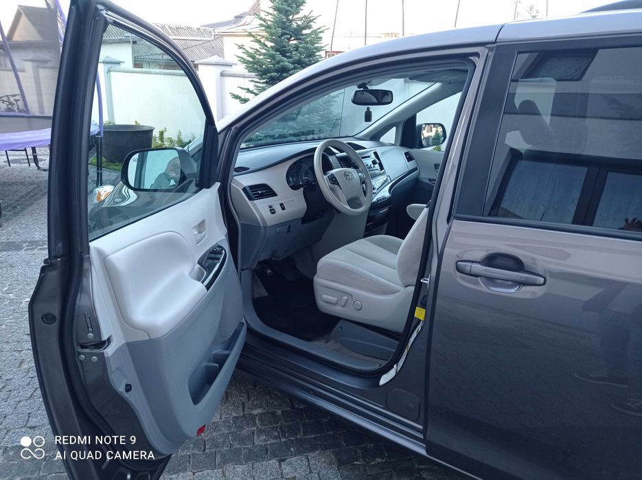 Toyota Sienna 2013 рік, терміново!!!