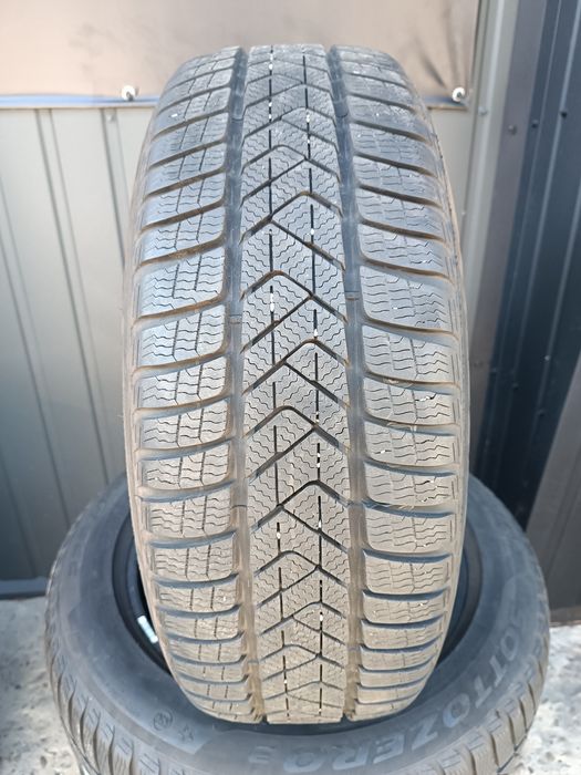 Зимові шини 225/55/17 Pirelli Sottozero 3 RunFlat