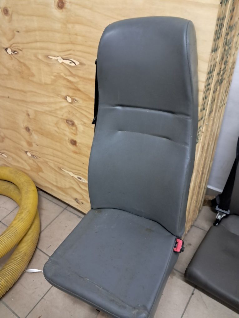 Sprzedam siedzenia , bus,kamper  2i 3 rząd