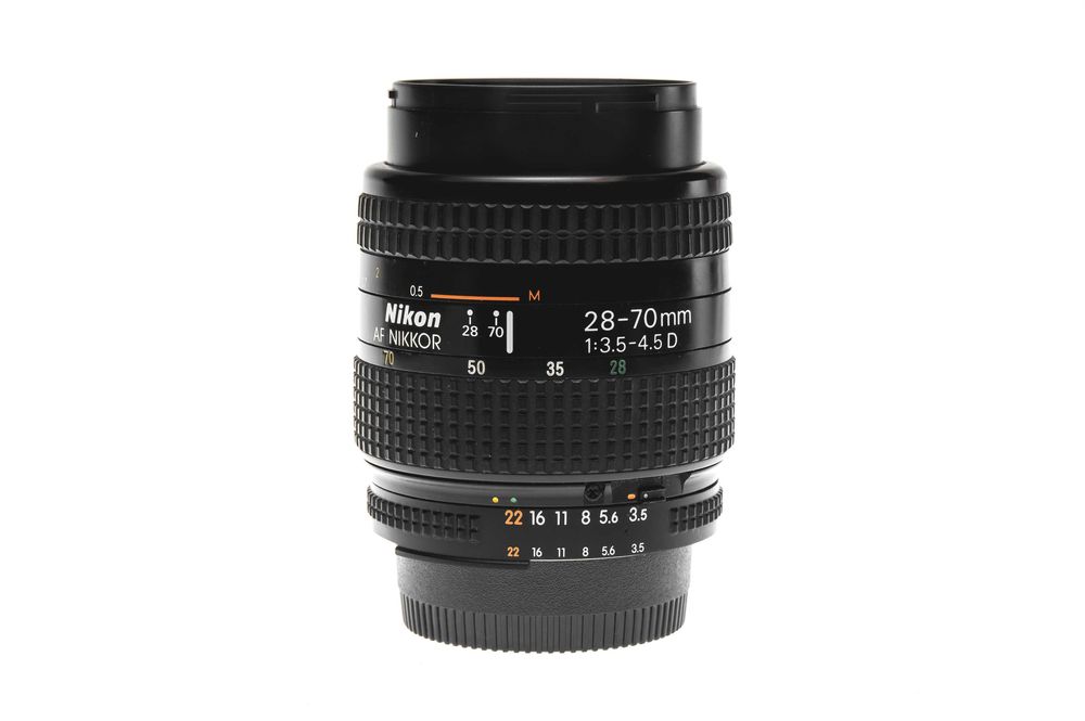 Nikon AF Nikkor 28-70 mm 1:3.5-4.5 D Macro idealny kompaktowy zoom