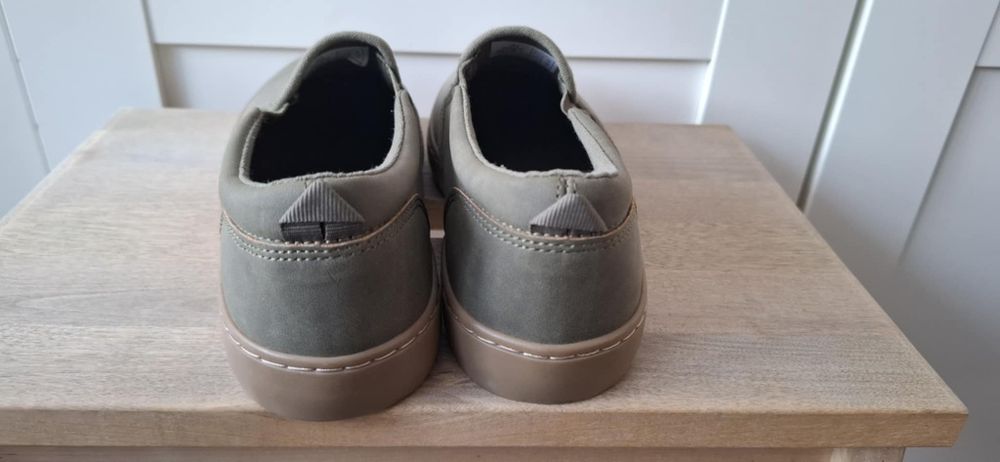 Nowe trampki Marks & Spencer r.35 1/2 NOWE.
Wkładka mierzona 22,5 23 c