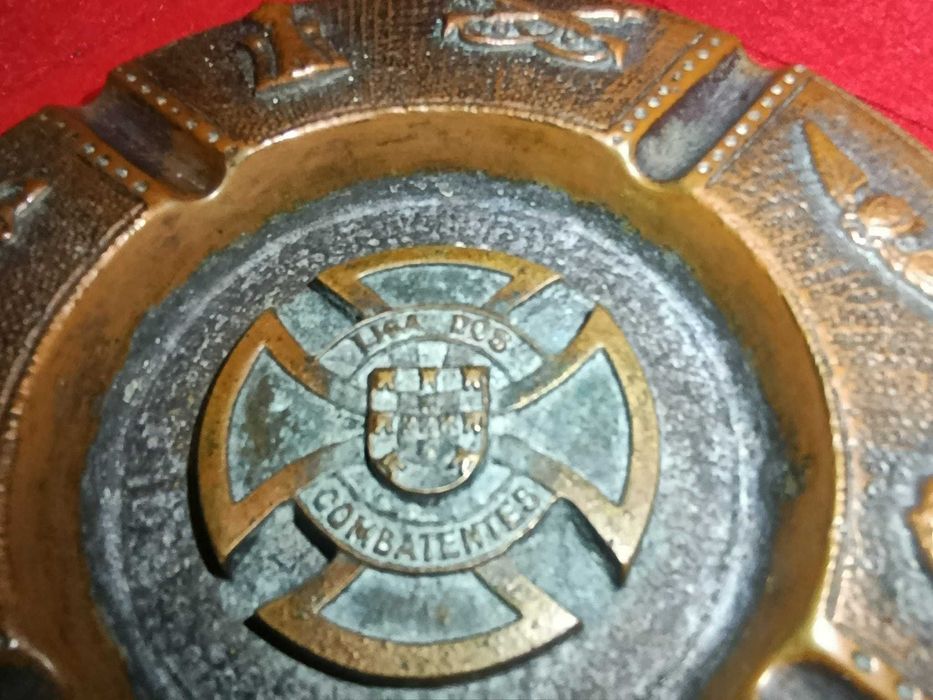 Cinzeiro Bronze Liga dos Combatentes