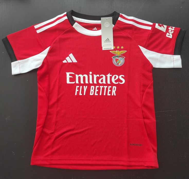 Equipamento de criança do Benfica, época 25/26, dos 6 aos 13 anos