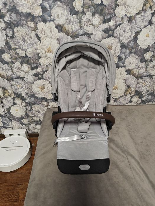 Cybex брендовий візочок в доброму стані!+ Подарунок