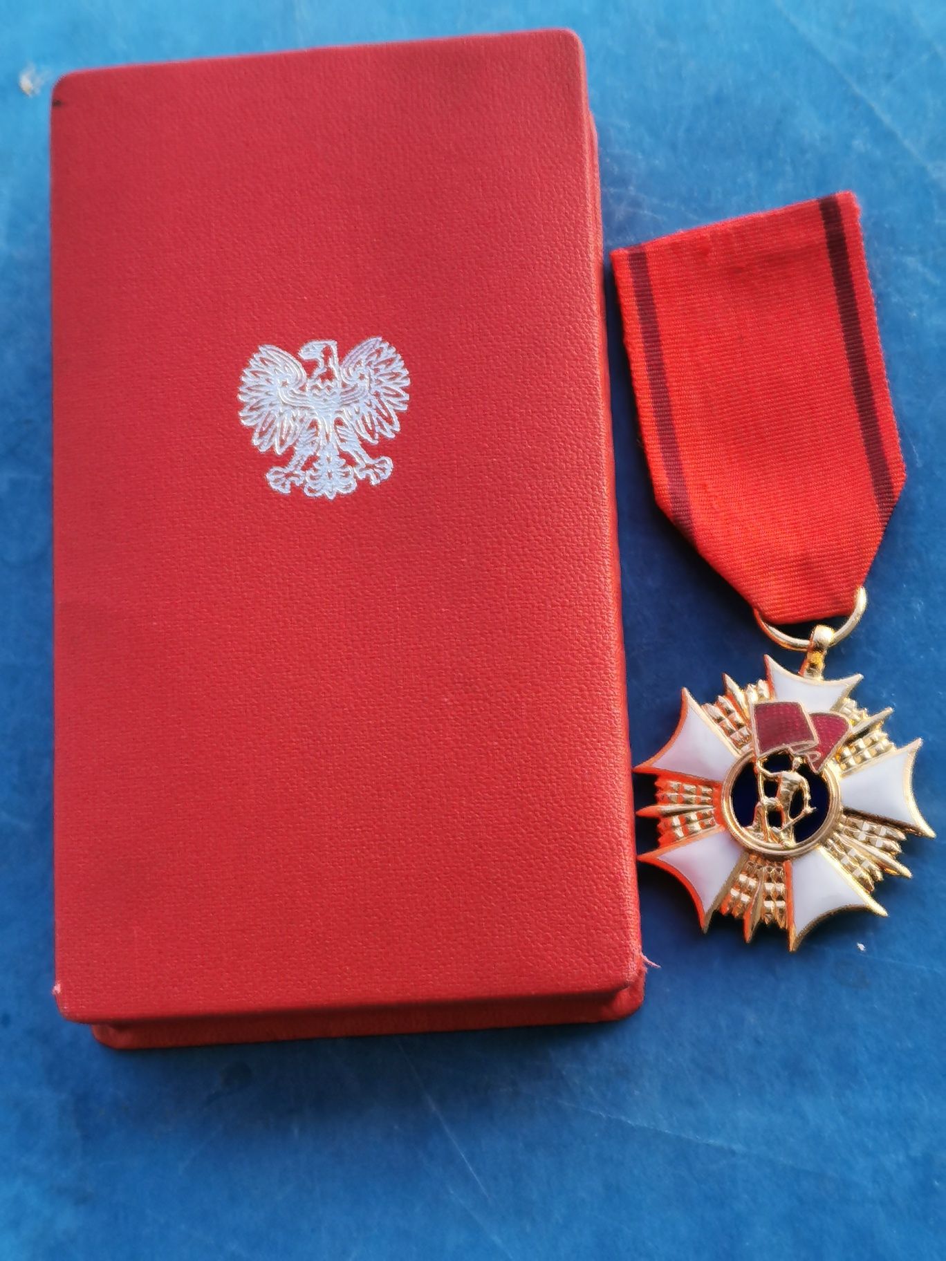 Order Sztandaru Pracy PRL - złoty