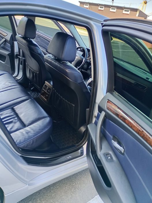 Машина в чудовому збереженому стані!